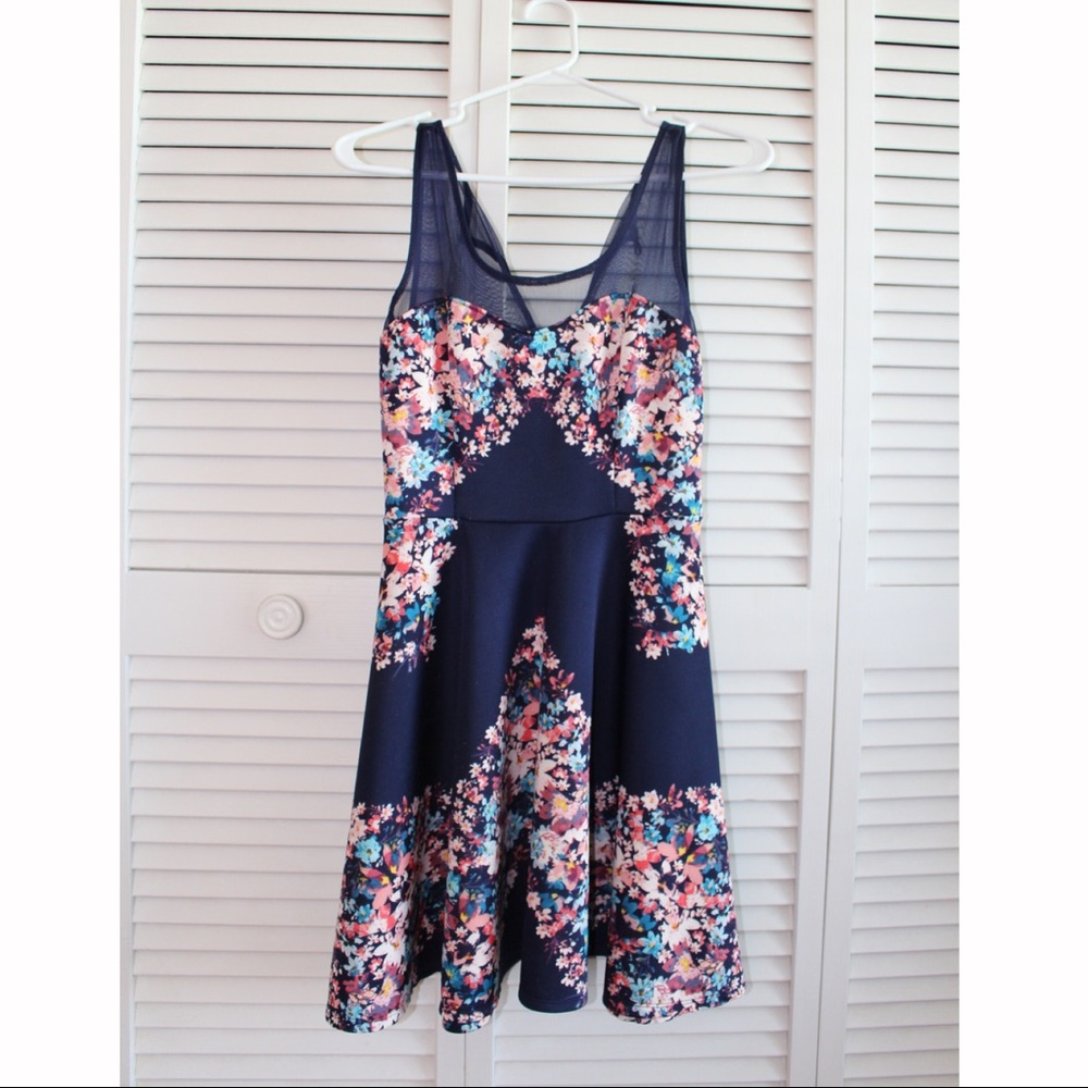 Delia’s Floral Print Medium Dress